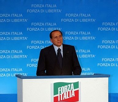Berlusconi azzera i vertici. Giovanni Toti fuori, la Carfagna quasi article-post