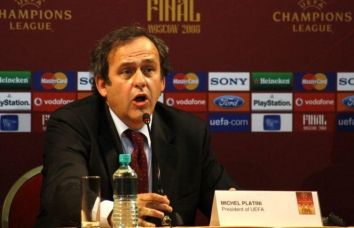 Platini boccia la moviola in campo article-post