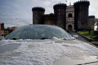 Gelo al sud Italia : Napoli magica sotto la neve article-post