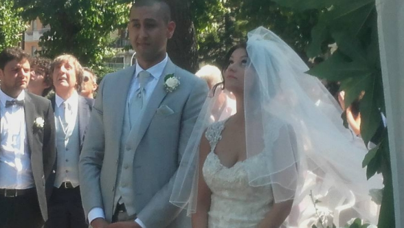 Terremoto, coppia non rimanda il matrimonio e si sposa nei giardini pubblici article-post