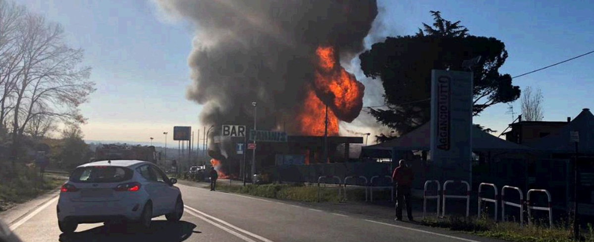 Esplode autocisterna sulla Salaria, 2 morti e 15 feriti article-post
