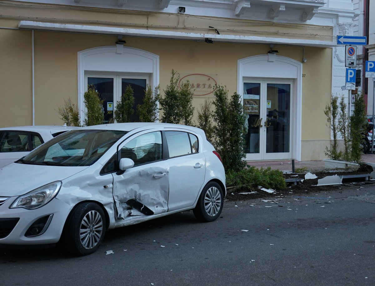 Taranto – Schianto in centro la mattina di Natale (Foto) article-post