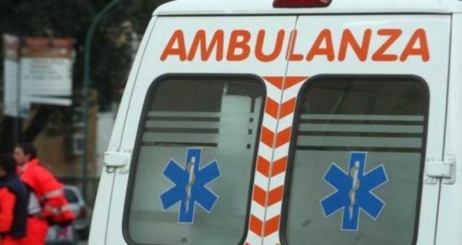 Napoli si stacca un cornicione muore commerciante article-post