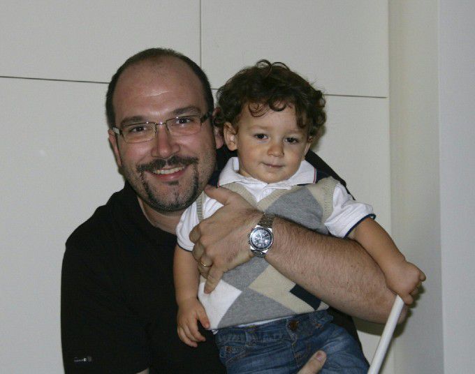 Dimenticò il piccolo Luca in auto: perito lo scagiona ”amnesia temporanea” article-post