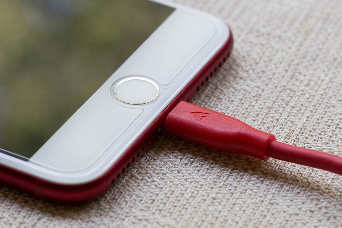 Smartphone: La batteria si può caricare con un cappello article-post