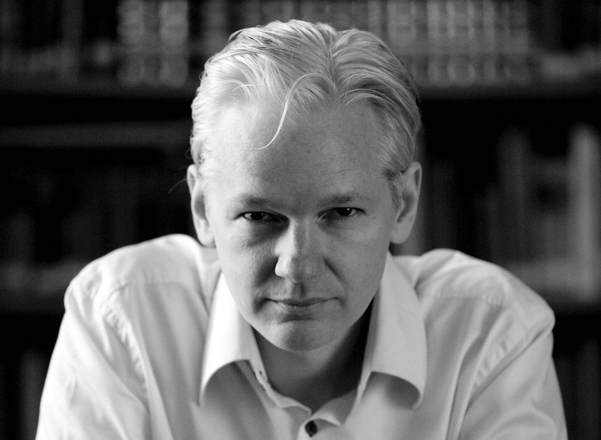 Assange si consegnerà alle autorità. La fine di WikiLeaks? article-post