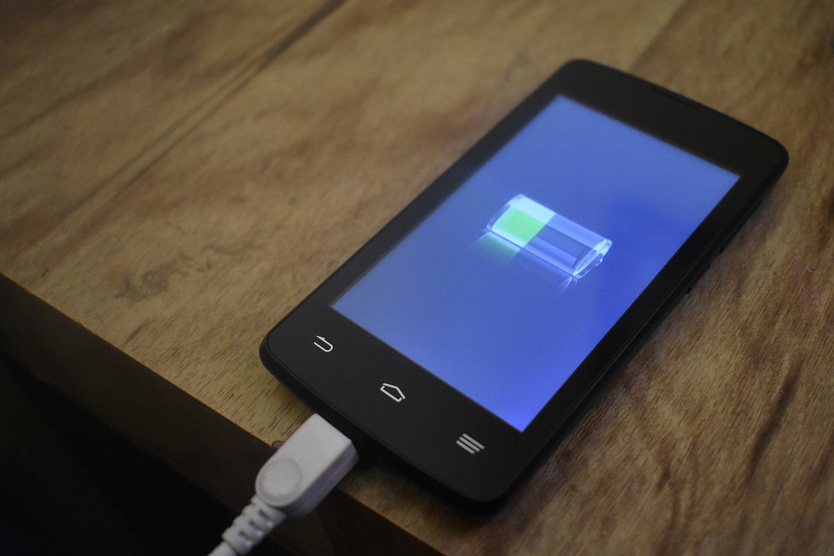 Smartphone: Il futuro potrebbe essere la batteria a litio metallico article-post