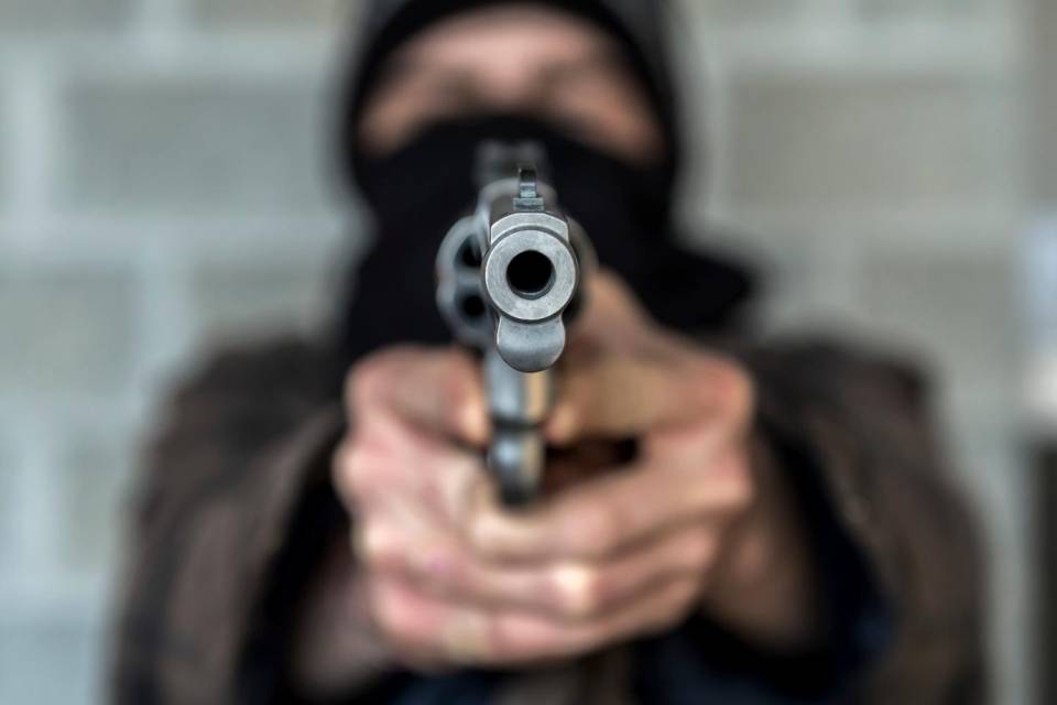 Corsica, uomo spara ai passanti e poi si suicida article-post