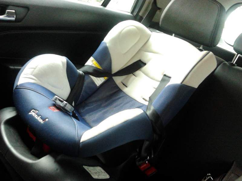 Bimba di un anno lasciata in auto, salvata dalla polizia article-post