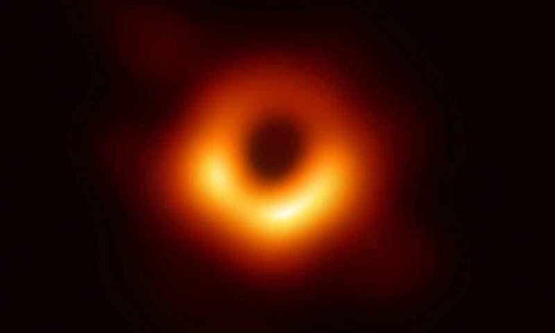 Ottenuta la prima immagine di un buco nero: conferma la teoria di Einstein article-post