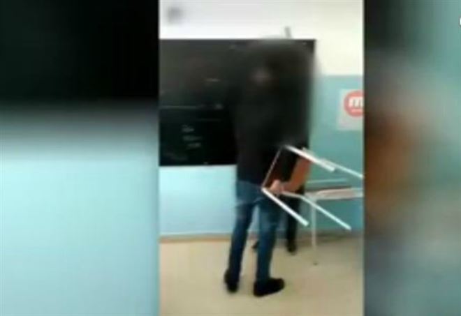 Lecce: diciassettenne insultato e picchiato dai compagni di classe article-post