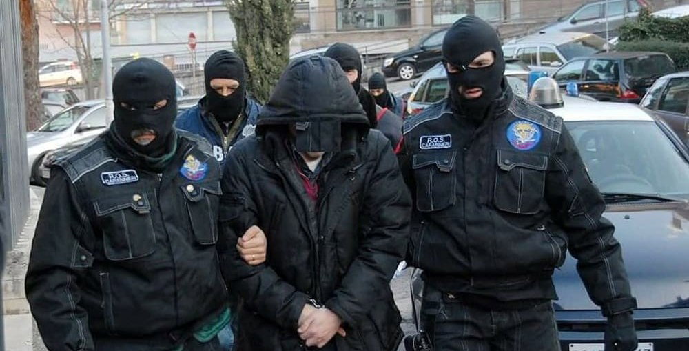 Blitz al clan nisseno: 17 arresti per estorsione e droga article-post