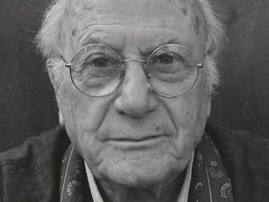 La città di Salerno a lutto: addio al maestro Mario Carotenuto article-post