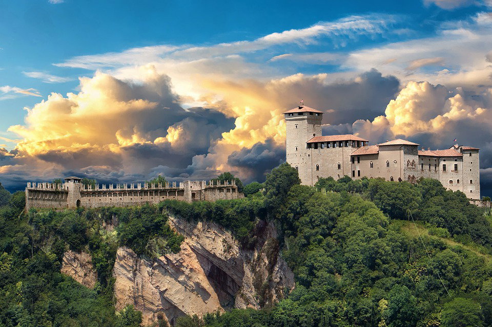 Un gioiello in una città: Palazzo Estense di Varese article-post