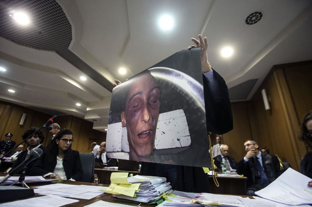 Otto carabinieri a processo per il caso Stefano Cucchi: prima udienza il 12 novembre article-post