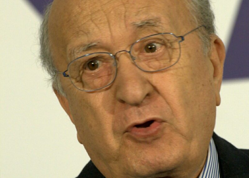 Non è un paese per giovani: De Mita si ricandida a sindaco a “soli” 91 anni article-post