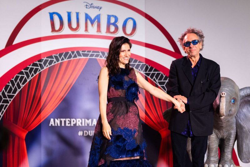 Tim Burton insieme a Elisa all’anteprima italiana di DUMBO article-post