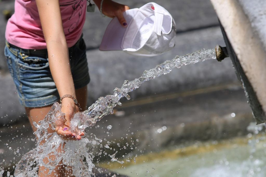 Difendersi dal caldo: il Ministero della Salute lancia il decalogo anti-afa article-post