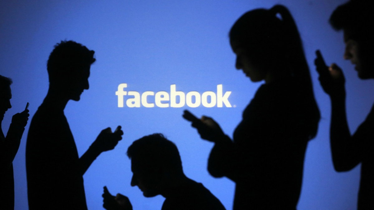Facebook e Twitter, chiusi gli account anti occidentali article-post
