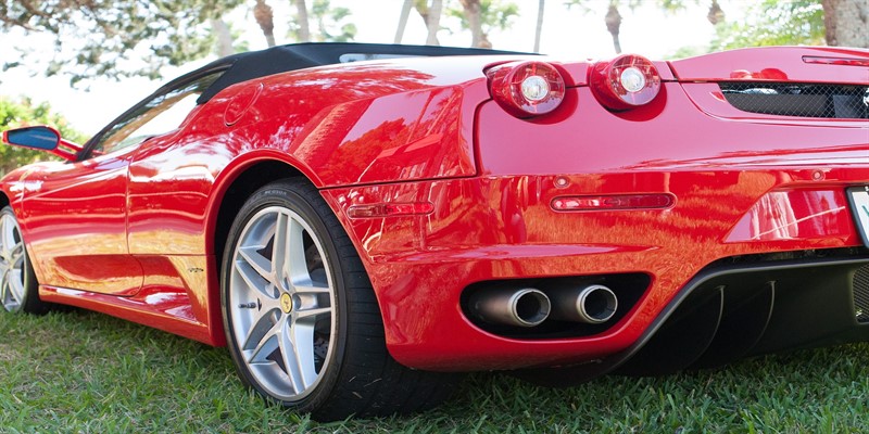 Incidente grave in Ferrari, illesi i due coniugi article-post