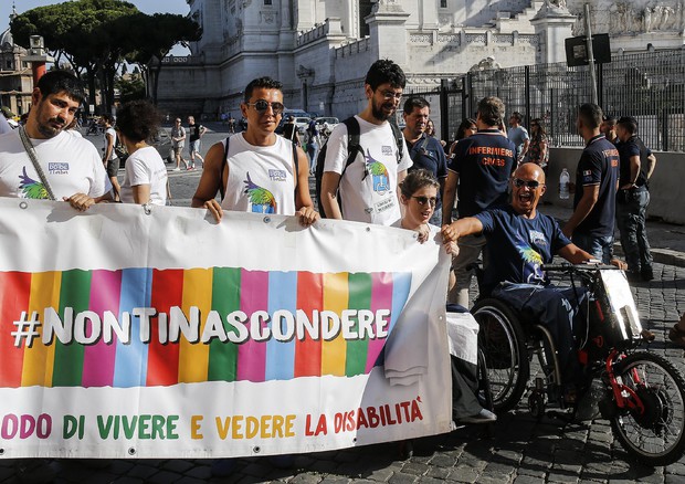 Disability Pride: “portare la disabilità fra la gente comune, rivendicando con orgoglio il diritto di essere cittadini tra i cittadini” article-post