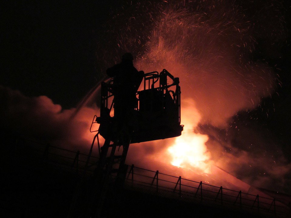 Incendio a Istanbul, 16 morti article-post
