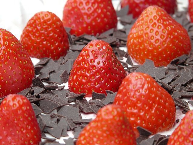 Denti bianchissimi con cioccolato, fragole e non solo article-post