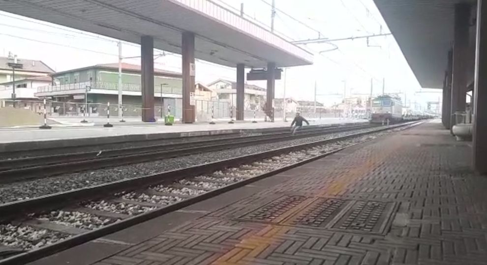Montesilvano, gioco folle alla stazione article-post