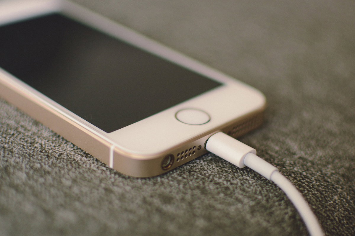 Modalità aereo: Per ricaricare lo smartphone è questo il modo più veloce article-post