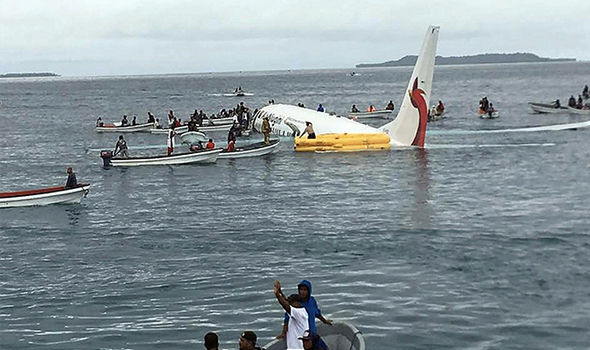 VIDEO: Incidente aereo in Indonesia, salvi tutti i passeggeri article-post