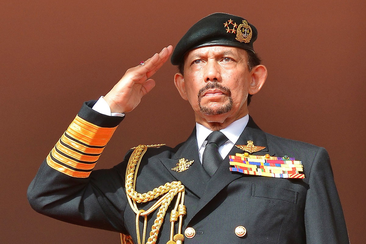 Ritorno al medioevo in Brunei, lapidazione per gli omosessuali article-post