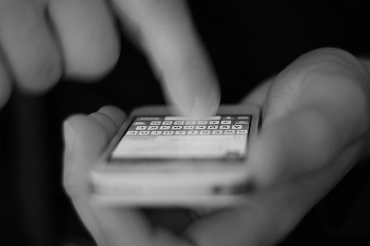 Iphone: Il dispositivo può essere hackerato con un messaggio article-post