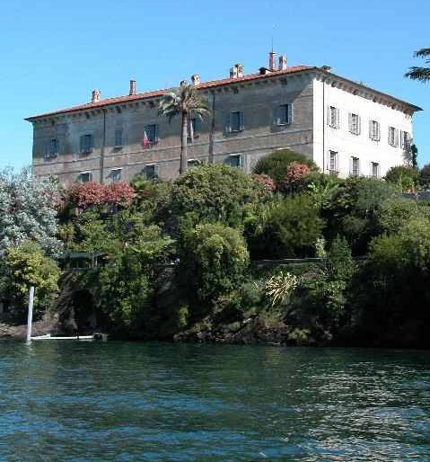 Immersa nell’azzurro: l’Isola Madre article-post