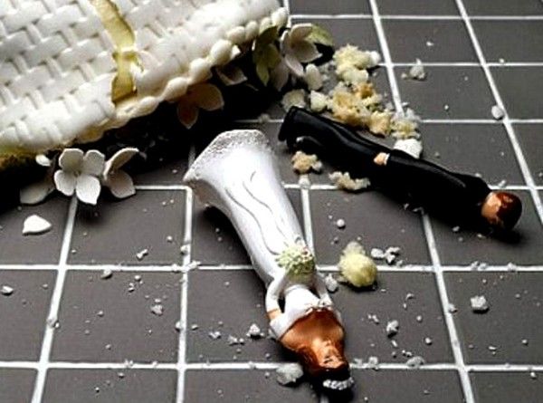 Caltanissetta, il suocero sorprende lo sposo con una testimone e la festa di nozze finisce in rissa article-post
