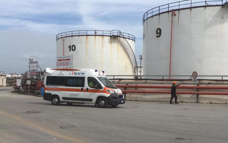 Livorno; esplosione al porto, morti due operai article-post