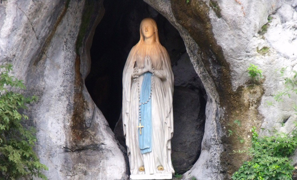 Io sono L’Immacolata Concezione: il legame tra le apparizioni di Rue du Bac e Lourdes article-post