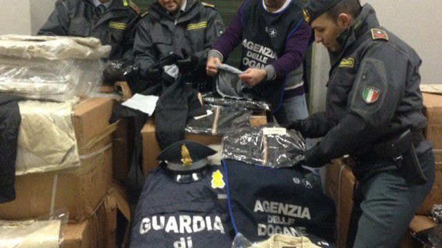 Sequestro di vestiti cinesi: realizzati con pelo di topi article-post