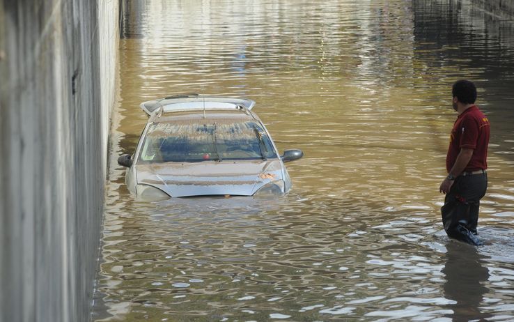 Campania, maltempo per una settimana: allagamenti e scuole chiuse article-post