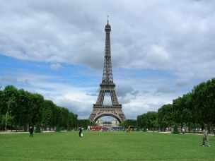 Francia: il ministro Sapin sfida Bruxelles, no all’ austerity article-post