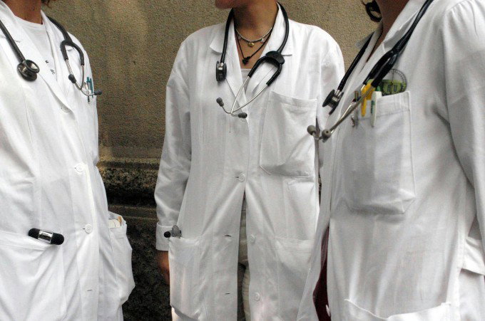 Arrestati quattro medici dell’ospedale di Prato per truffa e danni allo Stato article-post