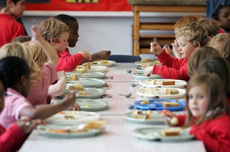 Diseguaglianza nelle scuole di Pomezia: il dolce solo a chi può permetterselo article-post