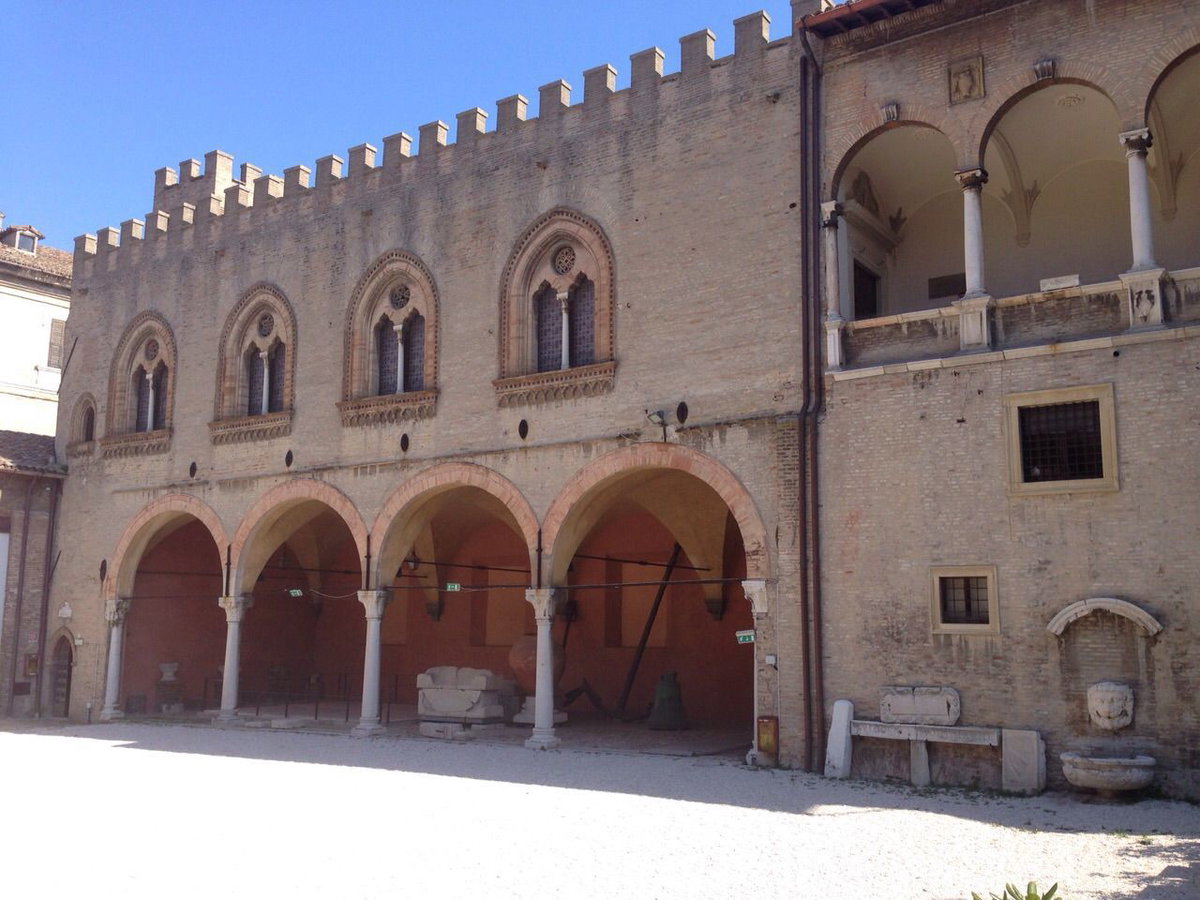 L’antica Fano, sulla costa marchigiana… article-post