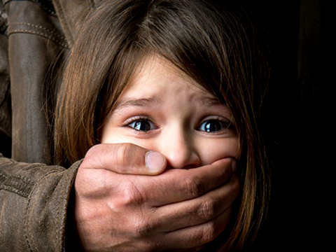 Angeli e Demoni di Bibbiano: crimine contro l’umanità article-post