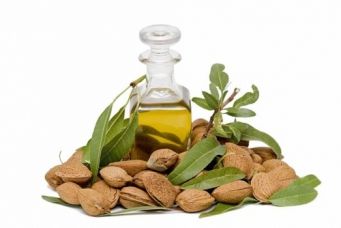 L’olio di mandorle dolci, cancella le occhiaie article-post