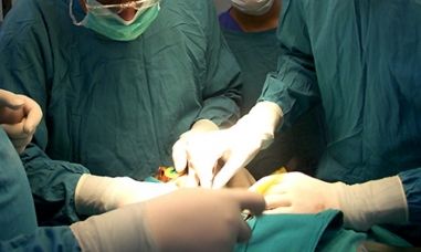 Si frattura la gamba sinistra, ma per errore dei medici… article-post