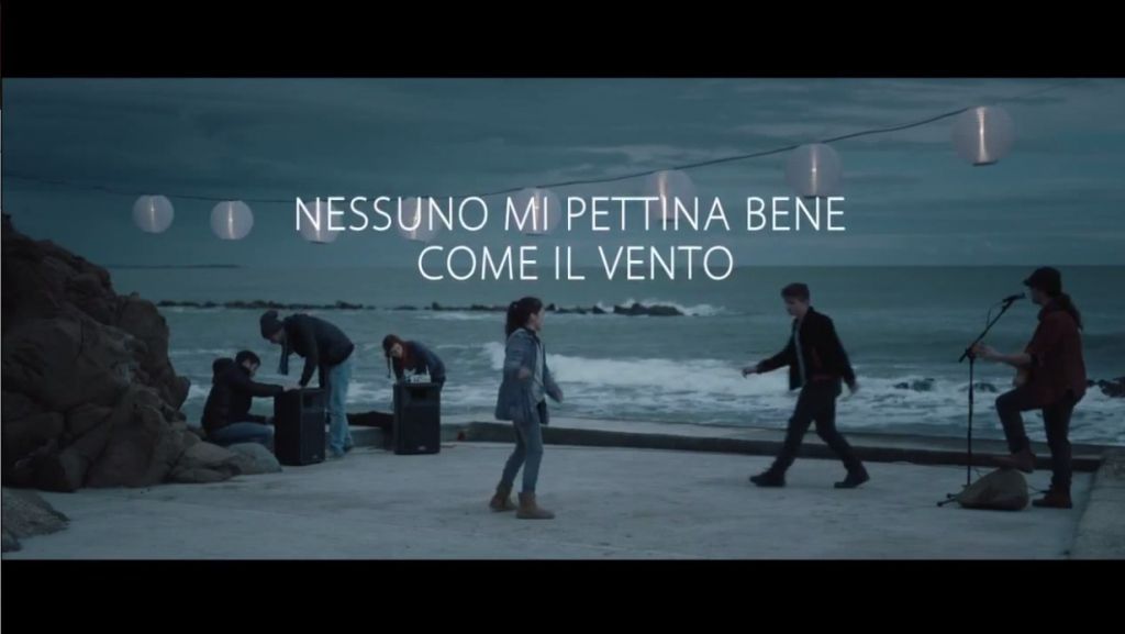 NESSUNO MI PETTINA BENE COME IL VENTO article-post