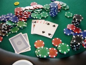 Il poker è il gioco preferito da attori e personaggi famosi article-post
