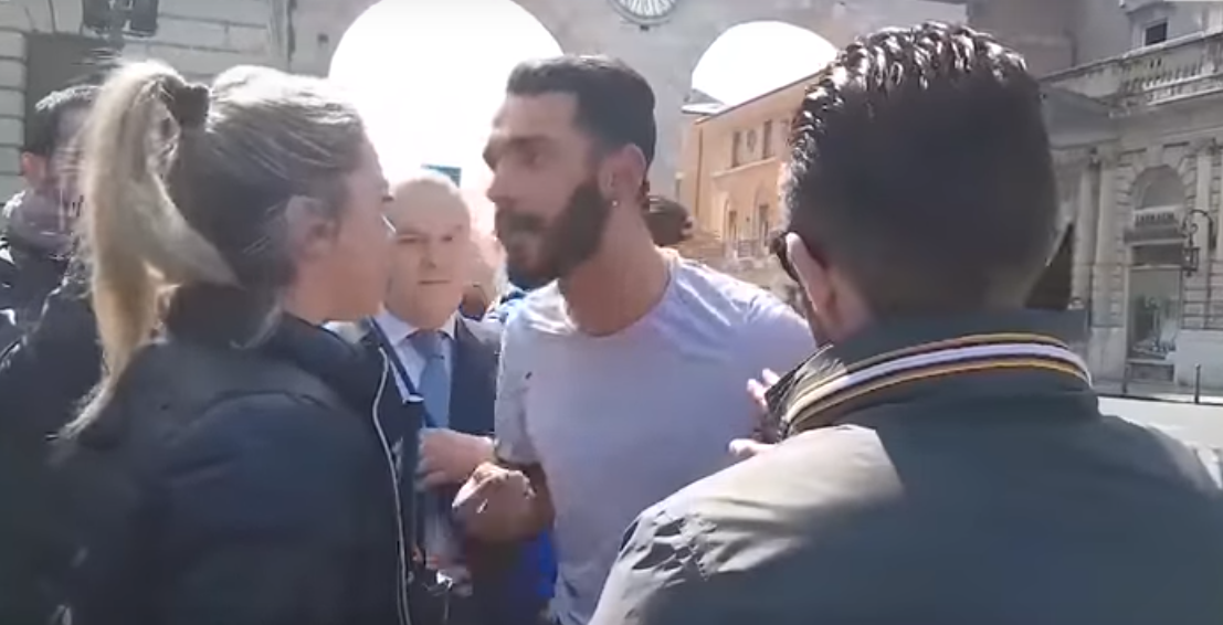 Verona, fan di Salvini offende poliziotta della Digos article-post