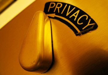 Garante per la privacy: la pubblicazione di interrogatori e intercettazioni sui giornali è una barbaria article-post