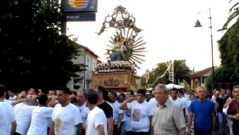 Calabria, la Madonna delle Grazie si inchina davanti all’abitazione del boss article-post